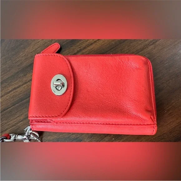 Coach Rare Vintage Campbell Red‎ Leather Universal Turn-Lock F50070 - Picture 3 of 15